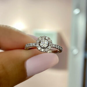 Facetune_16-10-2024-12-19-07